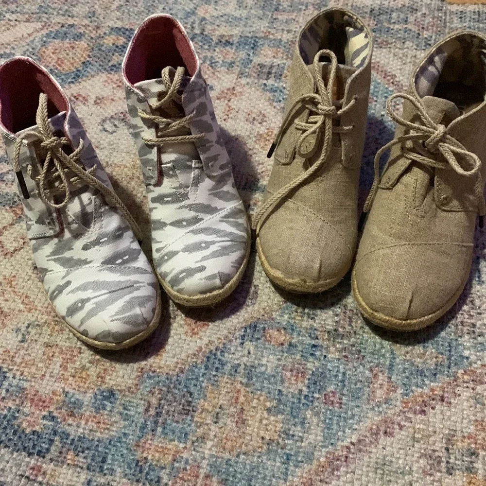 2‎ pairs TOMS Wedge Desert Natural Linen & Gray Ikat BOOTIES